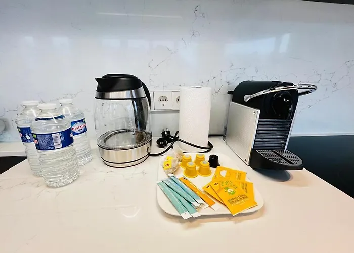 Gorgeous 1 Bedroom Flat With Balcony&parking *