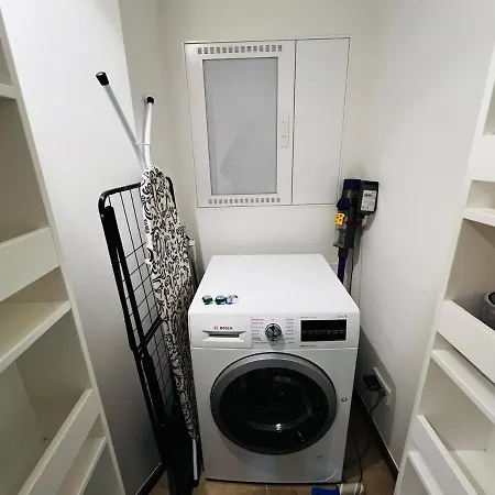 Gorgeous 1 Bedroom Flat With Balcony&parking Διαμέρισμα *