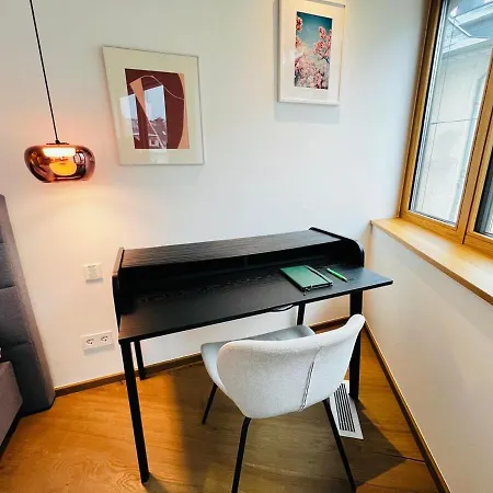 Gorgeous 1 Bedroom Flat With Balcony&parking Apartamento *