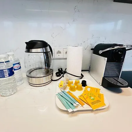 Gorgeous 1 Bedroom Flat With Balcony&parking *