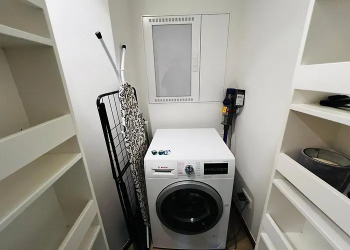 Gorgeous 1 Bedroom Flat With Balcony&parking Appartamento *