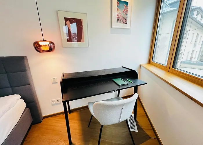 Gorgeous 1 Bedroom Flat With Balcony&parking Appartamento *