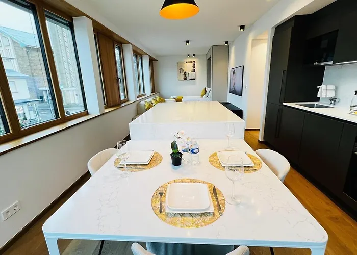 Gorgeous 1 Bedroom Flat With Balcony&parking Διαμέρισμα *